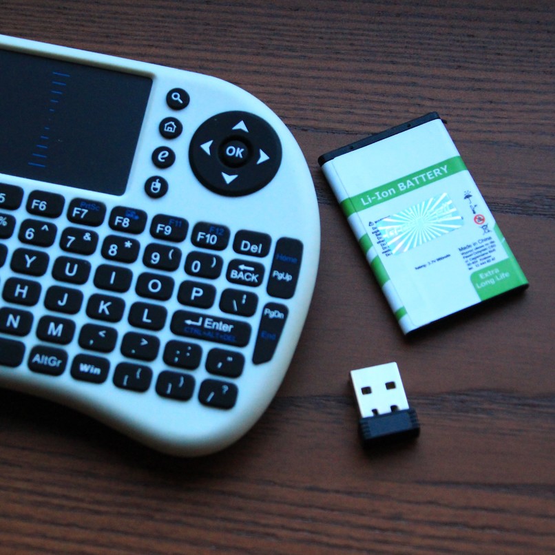Mini PC Klawiaturka bezprzewodowa z touchpadem